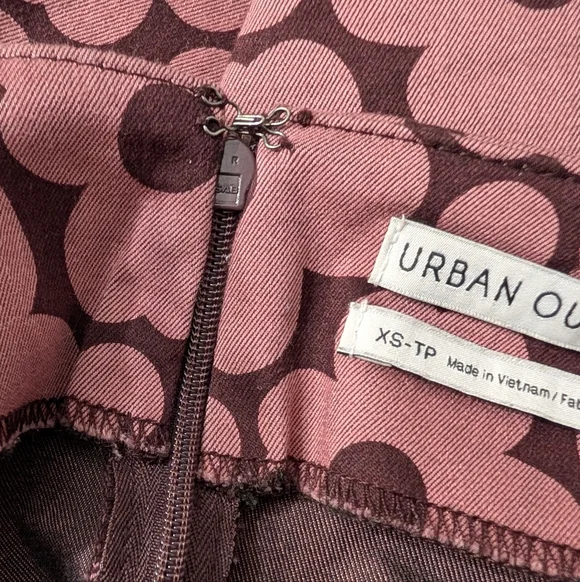 Urban Outfitters Pink Retro Floral Mini Skirt XS Y2K Mod Daisy A-Line - Picture 7 of 8